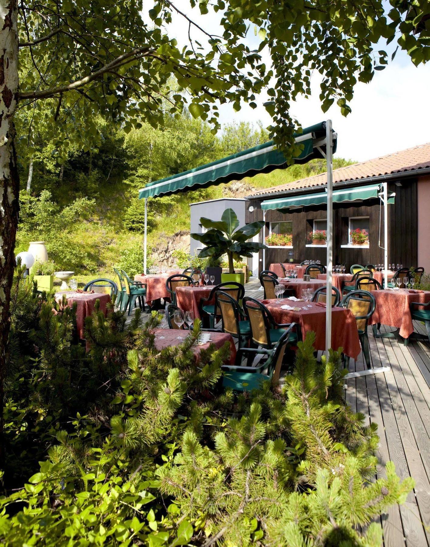 Hotel Restaurant La Tour Dunières Exterior foto